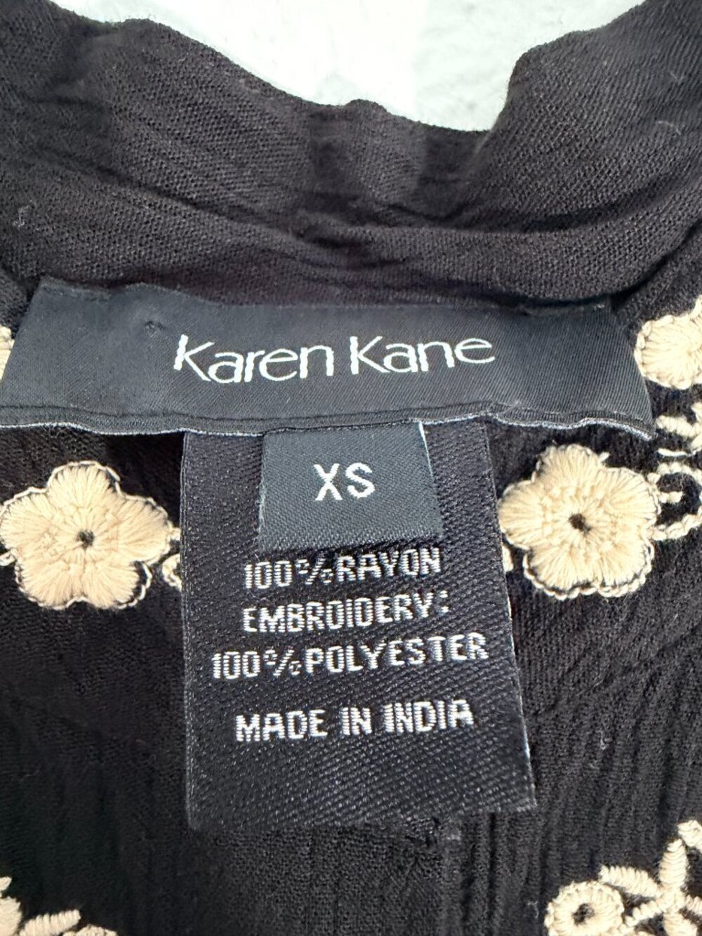 NWT Karen Kane Black Embroidered Boho Blouse XS Floral Embroidery Long Sleeve - Picture 5 of 5